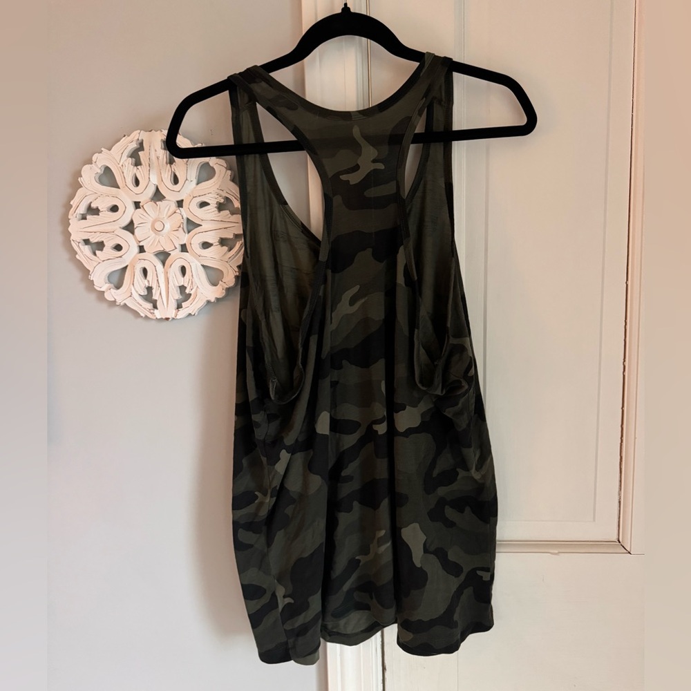 Old Navy Tank Green Camo Athletic - Picture 4 of 4